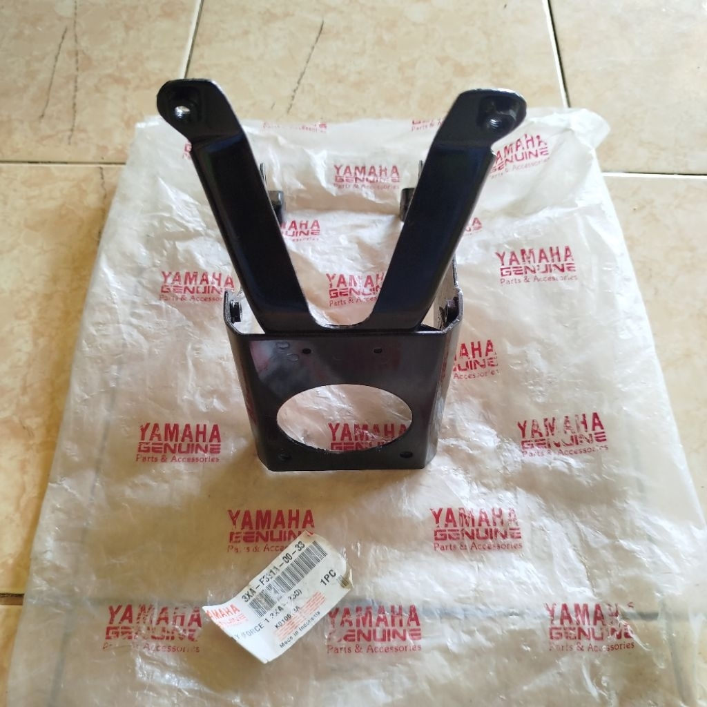 Stay Front Tie Panel Mount Bracket Yamaha Force 1 One FIZ F1Z Original 3XA-F331A-00-33