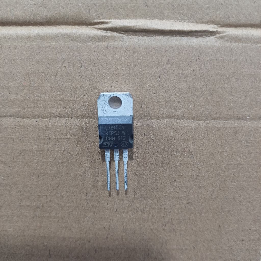 ไอซี REGULATOR L 7815 CV