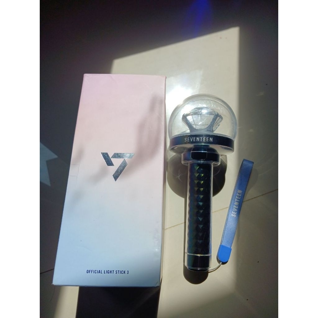 หนังสือ LIGHTSTICK อย่างเป็นทางการ SEVENTEEN VER. สั่งซื้อล่วงหน้า 3 ชิ้น