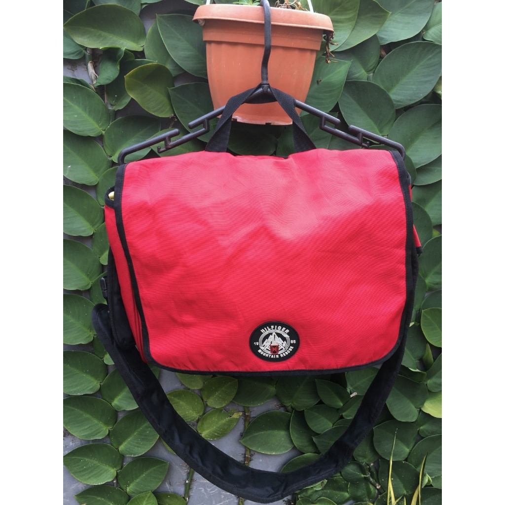 MERAH กระเป๋า Messenger Jumbo 40x30 ซม. ผ้าใบหนาสีแดง Minus Buckle