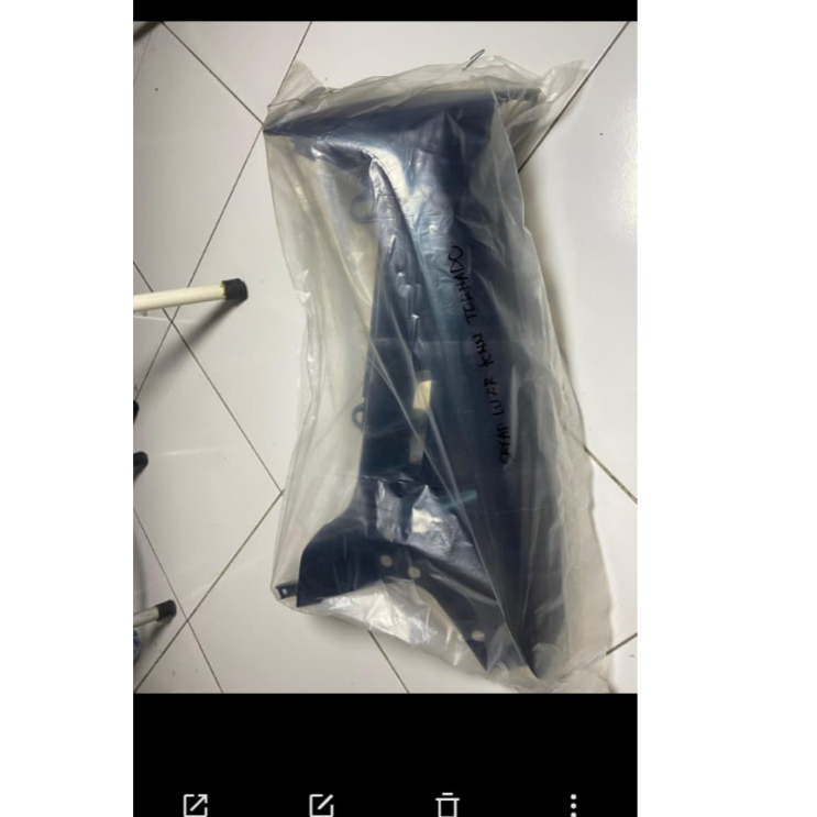 ปีกด้านนอก KNNทอร์นาโด