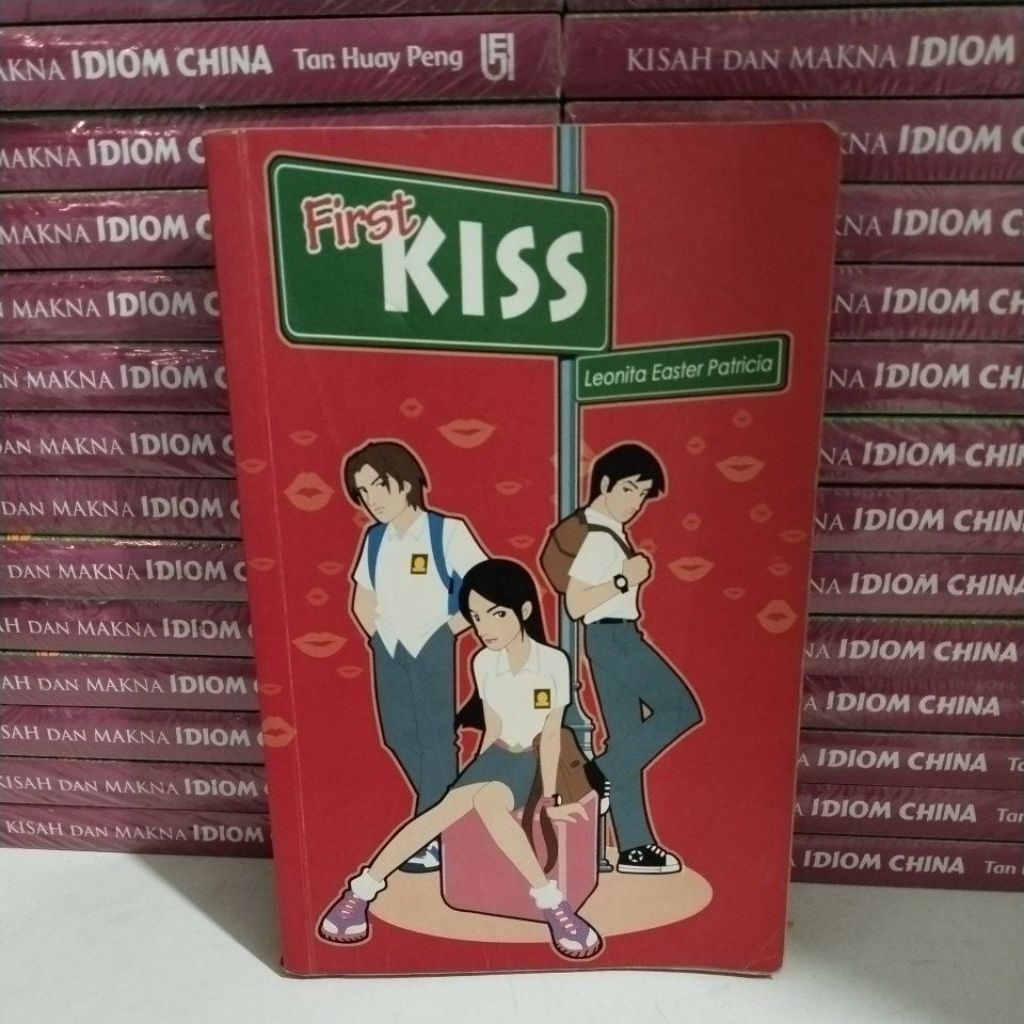 FIRST KISS NOVEL - LEONITA EASTER PATRIA