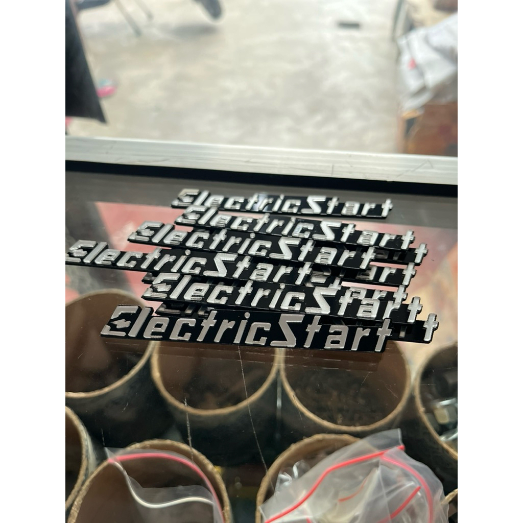 ตราสัญลักษณ์ Vespa px200e ดี แข็งแรง แม่นยํา เงา