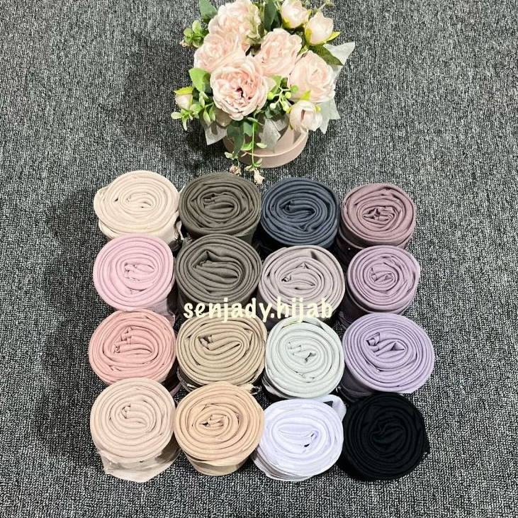 Vintage Paris Square Hijab / Humaira Hijab / Humaire Square Hijab / Paris Varisha Hijab / Jagakarsa 