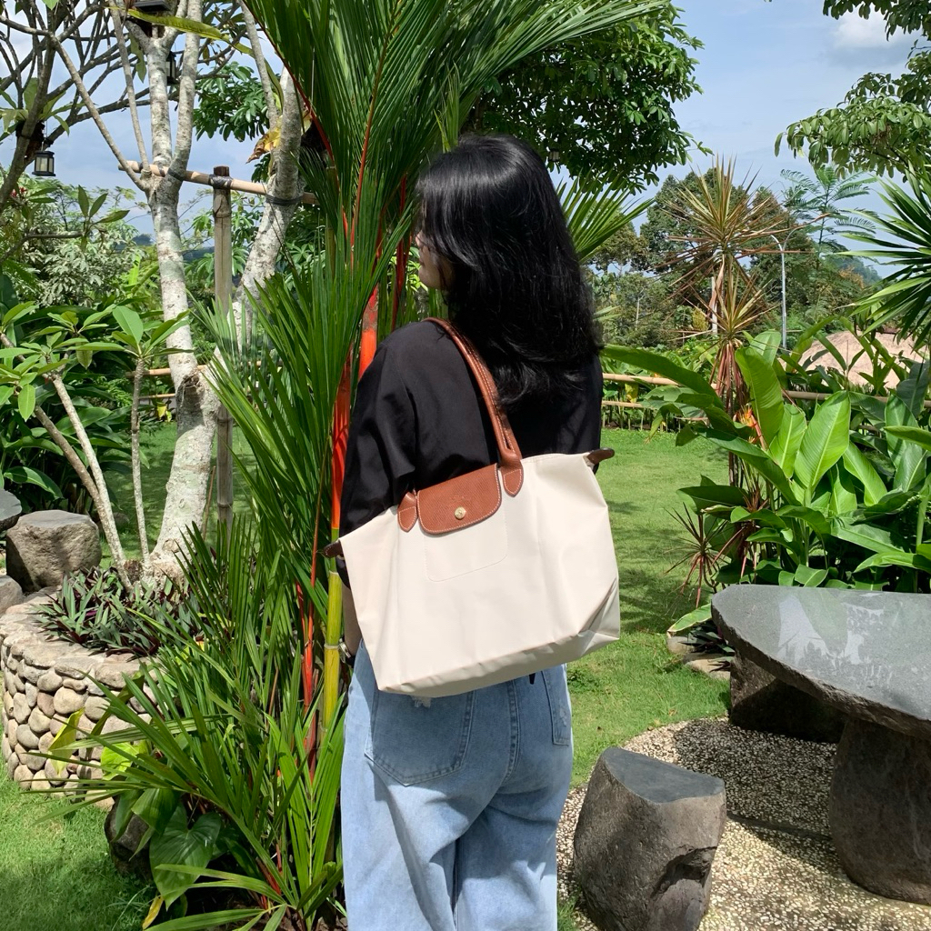 (M) กระเป๋าโท้ทขนาดกลาง MADE IN TUNISIA NYLON 45