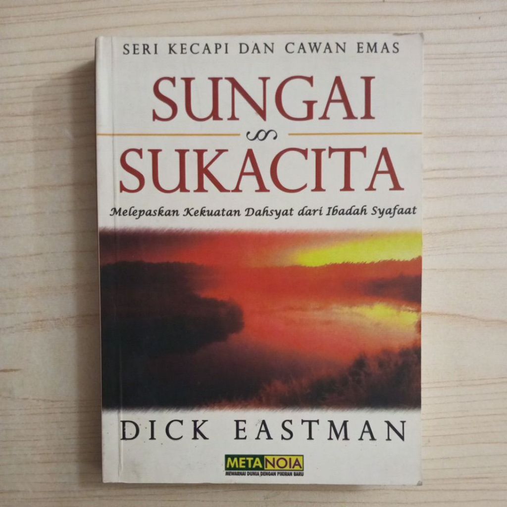 หนังสือของแม่น้ําของสุขสันต์ โดย DICK EASTMAN