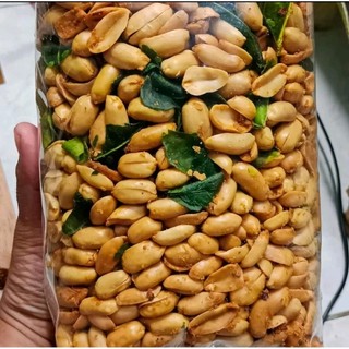 kacang goreng 1kg 500gr 250gr extra bawang daun jeruk original dan pedas balado
