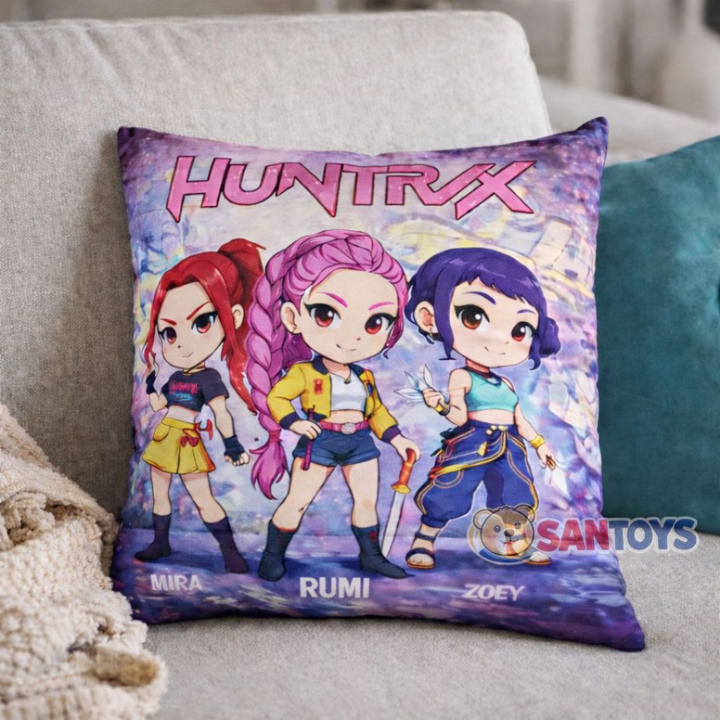 KPOP DEMON HUNTERS HUNTRIX GOLDEN PILLOW 40X40 CM
