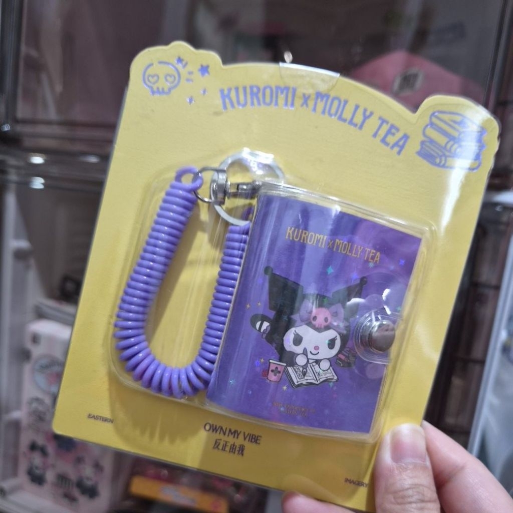 CHINA - LIMITED EDITION KUROMI X MOLLY TEA COLLARBORATION MINI ALBUM KEYCHAIN WITH MINI PHOTO