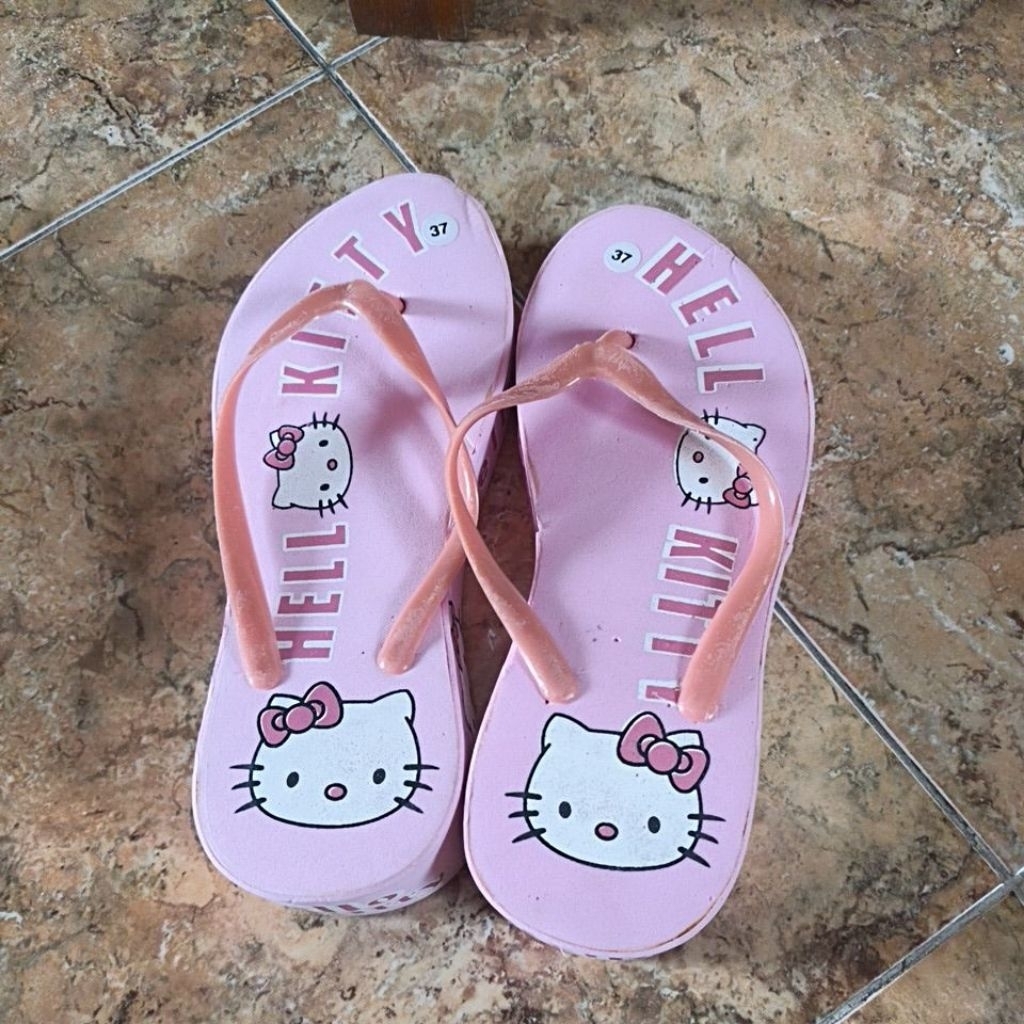รองเท้าแตะ Hello Kitty