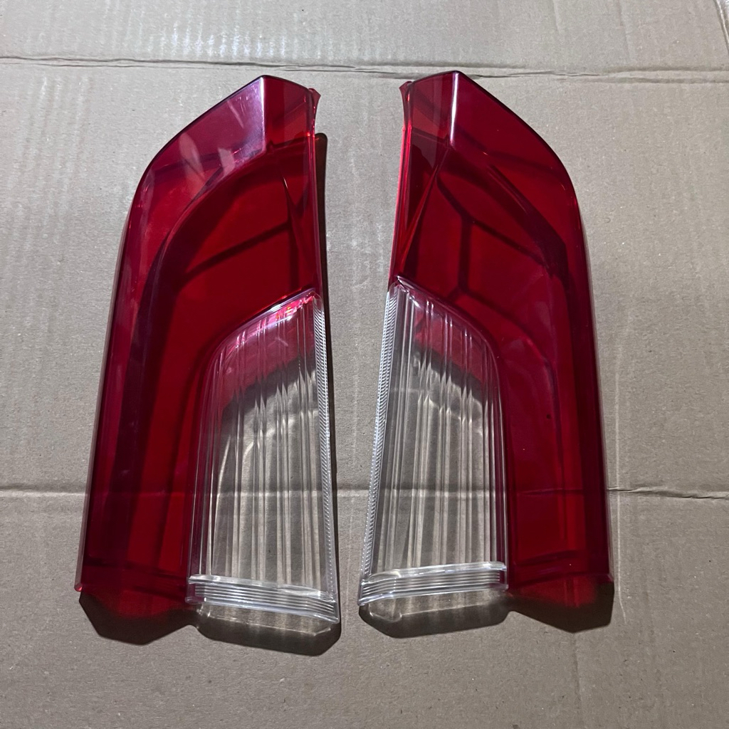 Original Suzuki Ertiga Xl 7 2018-2022 Reflector Trunk Light Mica