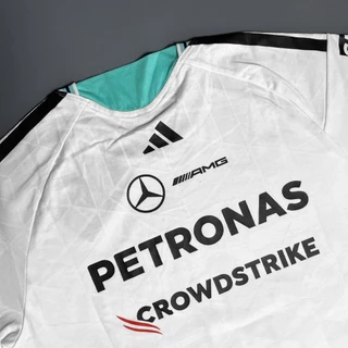 เสื้อยืด MERCEDES AMG PETRONAS FORMULA 1 TEAM DRIVER PREMIUM WHITE MARCEDES เสื้อยืด 2026