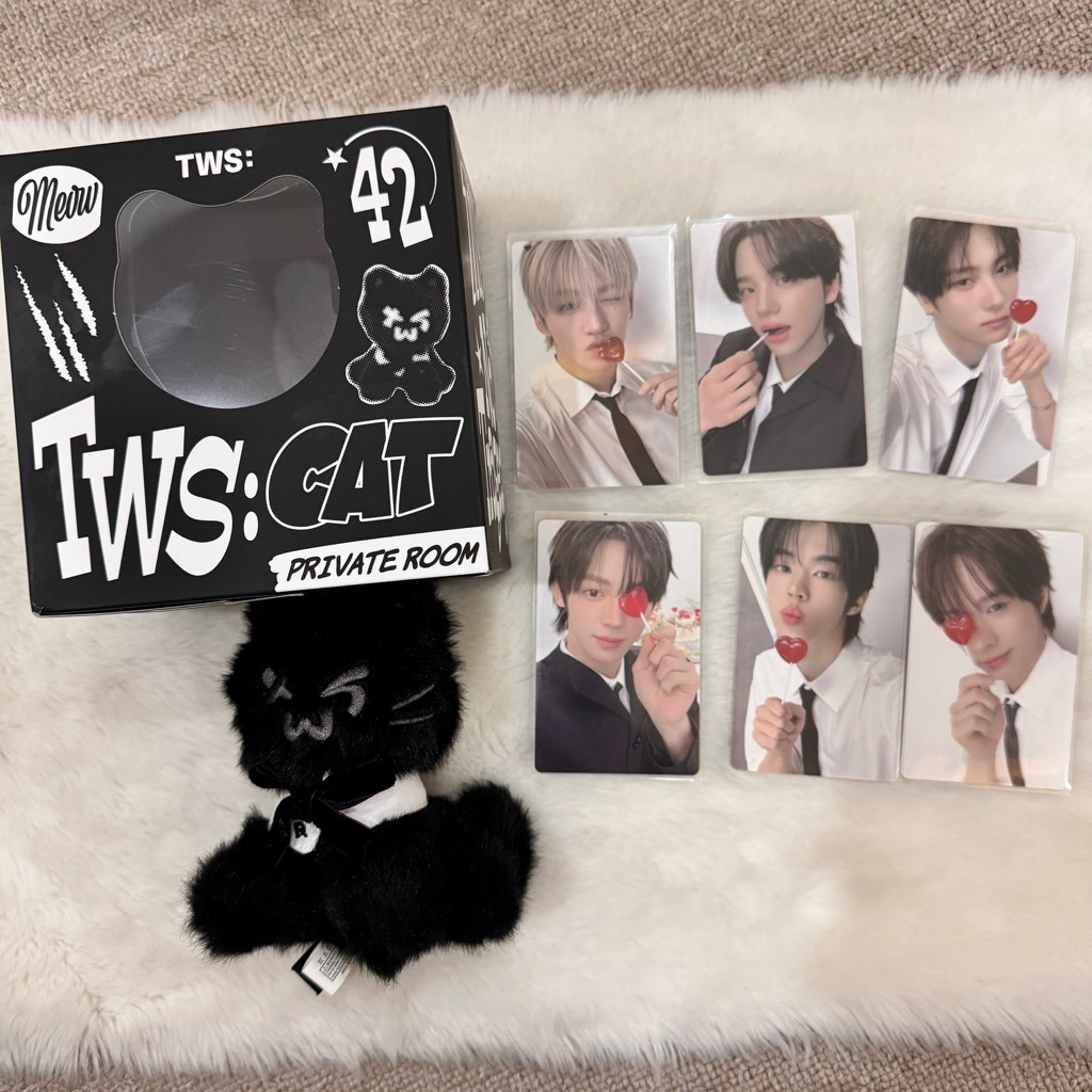 อย่างเป็นทางการ TWS NO TRAGEDY ROMEO CAT VER ALBUM KEYRING เหรียญ SHINYU DOHOON JIHOON YOUNGJAE KYUN