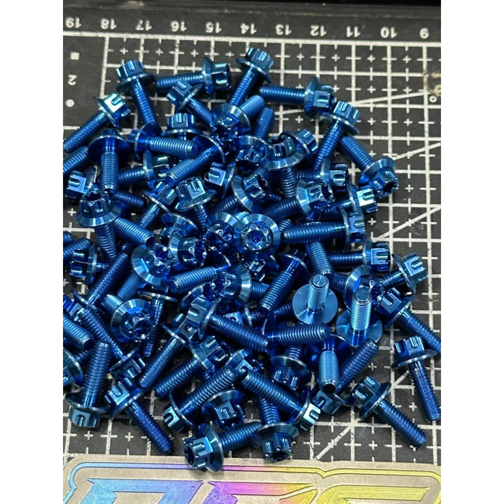 Titanium Bolt M5x15 Thread 8 CNC 2 Key Titanium Original
