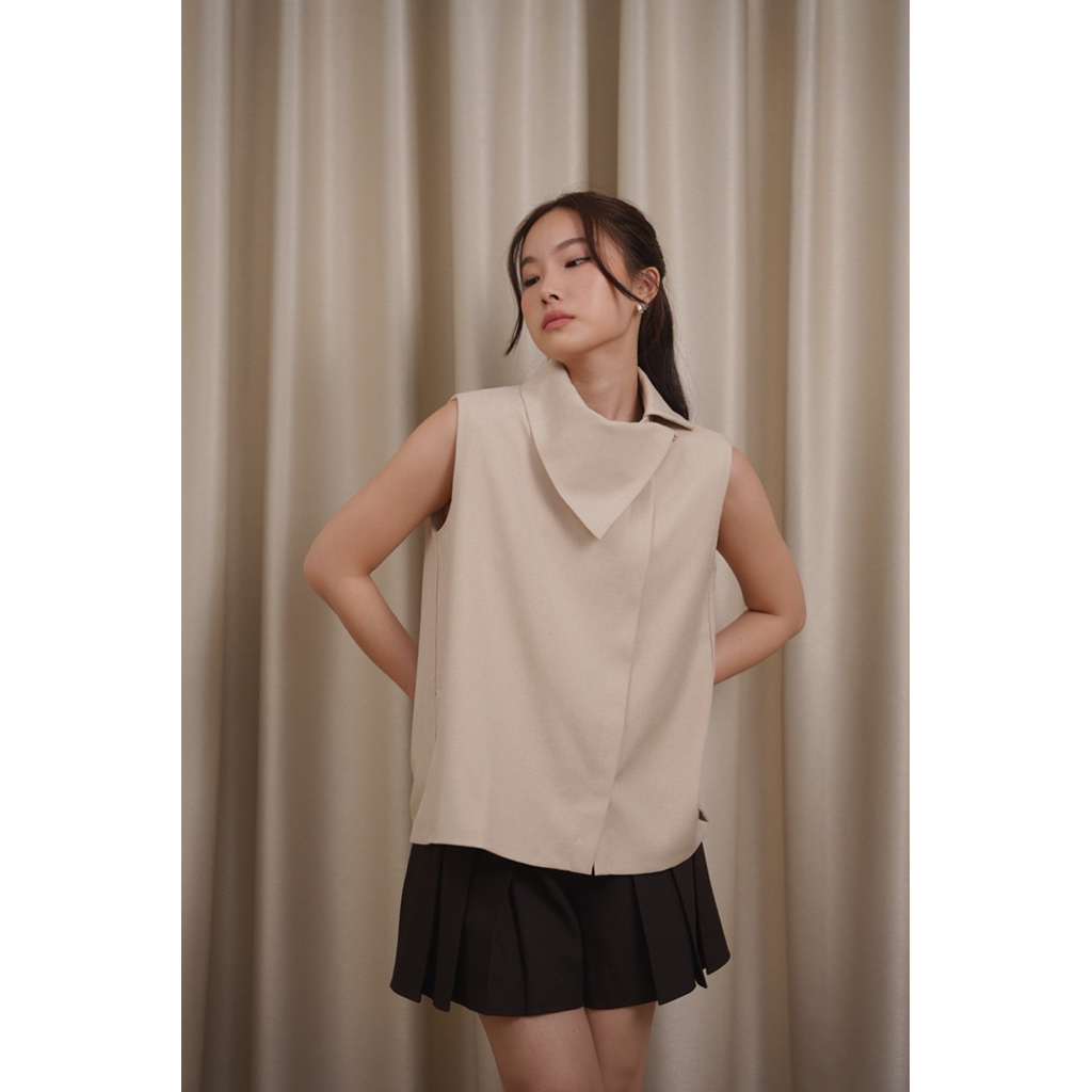 Nikita Collar Top - ระหว่างฤดูกาล