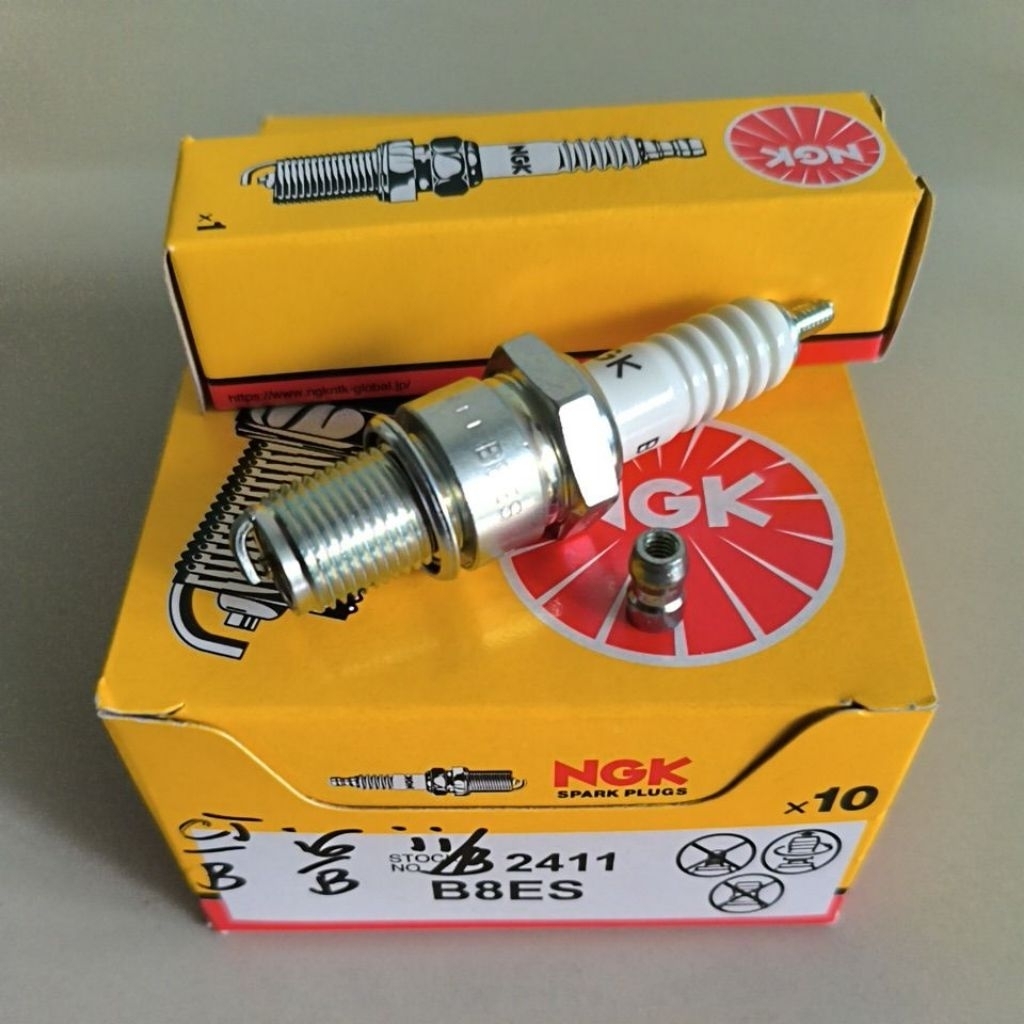 NGK B8ES SPARK PLUG UNIVERSAL LONG PALA SPARK PLUG RZR NINJA R RR SS NSR250 VESPA SATRIA 2-STOKE DUM