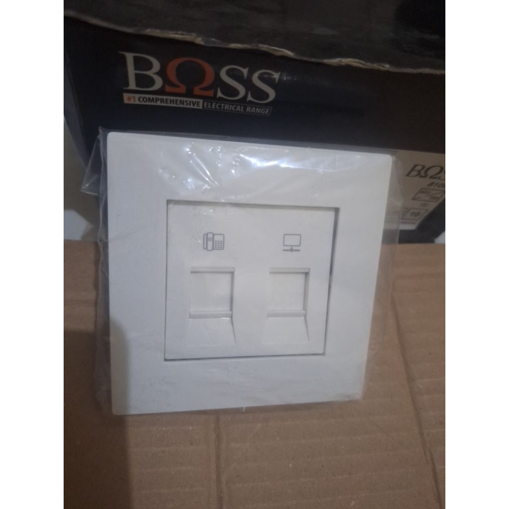 Cat6 data outlet + boss ยี่ห้อโทรศัพท์ประเภท b1000