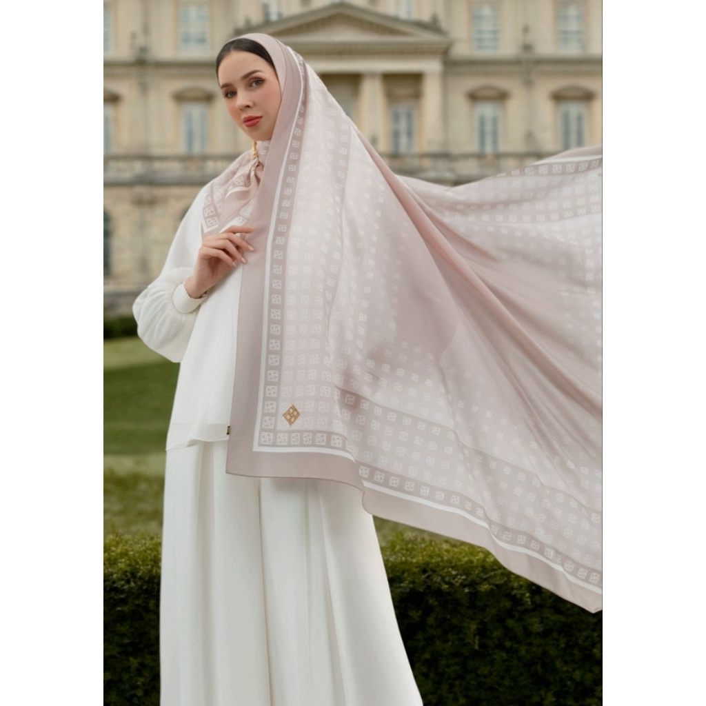 Ivan Gunwan Prive - Hijab Series Zilla Scraf Ivan Gunwan Motif