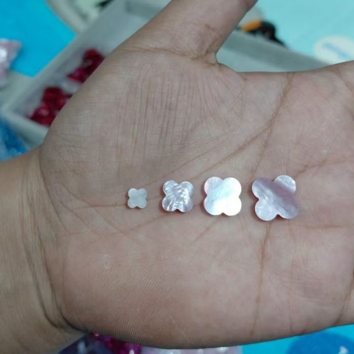 Van Cleef Four Leaf Pink Shell Pearl Vancleef Pearl Pink Limited Stock