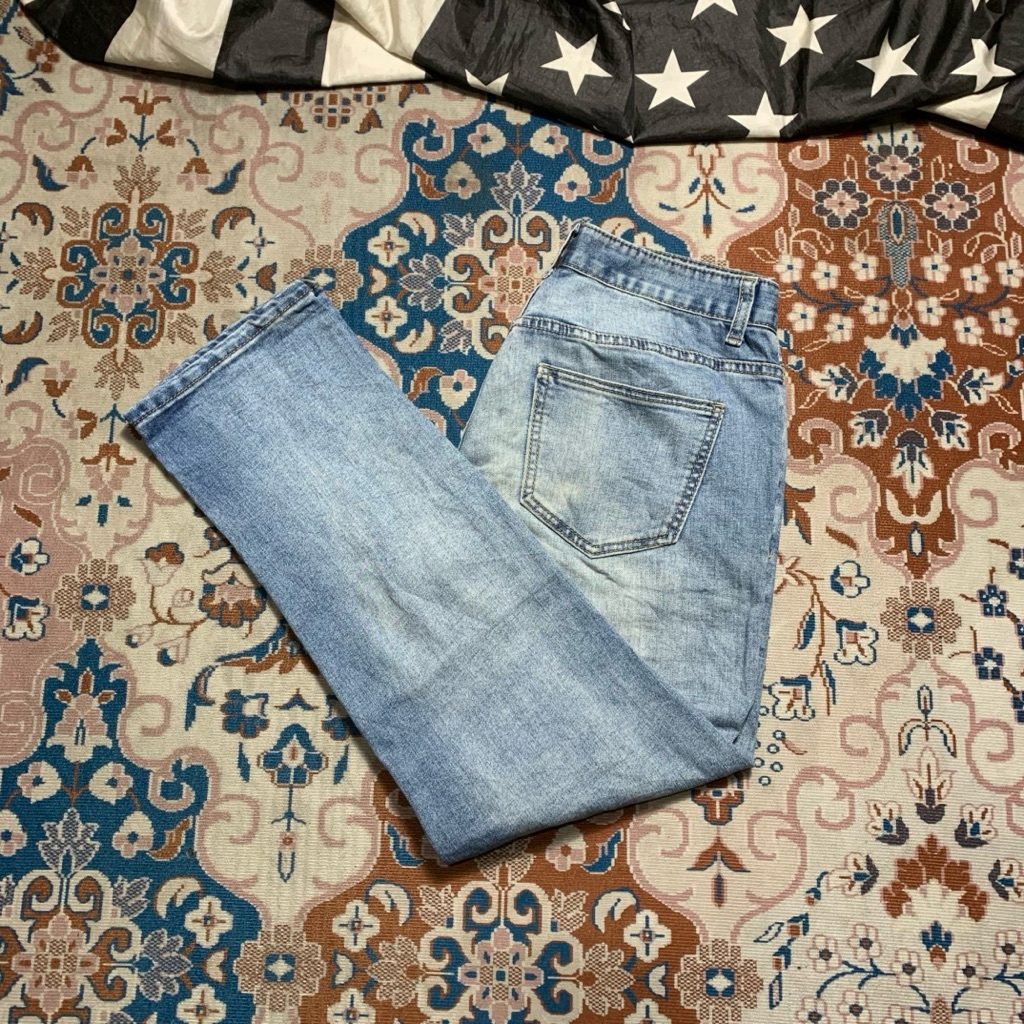 RIPPED BLUE JEANS BEWARE REGULAR FIT