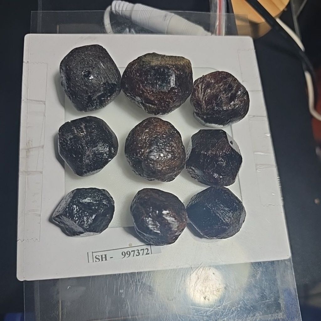 แพ็คเกจ RED GARNET ROUGH ORIGINAL NATURAL STONE