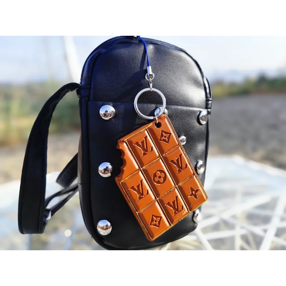 GANTUNGAN LV Monogram พวงกุญแจช็อคโกแลต - พวงกุญแจช็อคโกแลตสุดหรูที่ไม่ซ้ําใคร