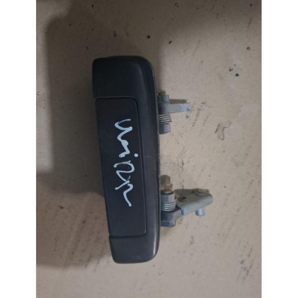 มือจับดึงประตูด้านนอกขวา charade clasy classy winner g102 cx g100 88-96