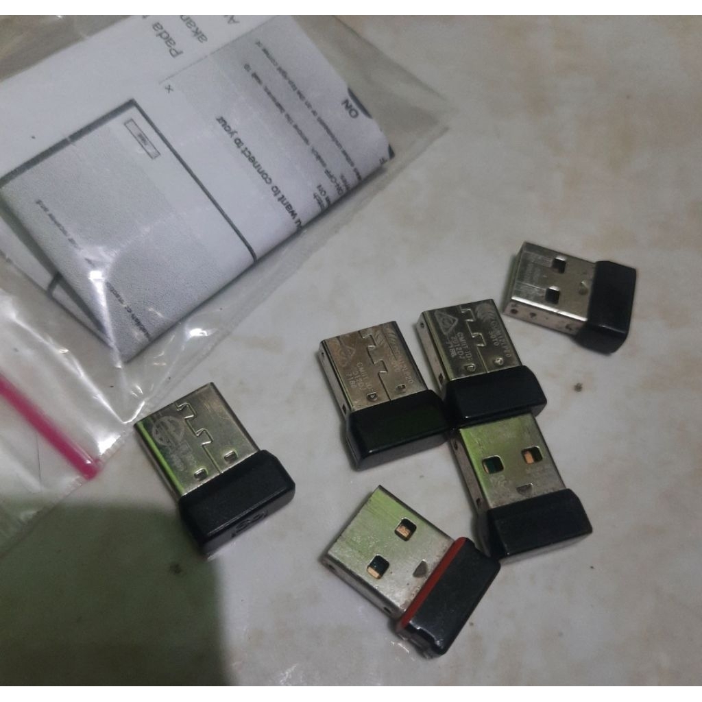 ดองเกิล USB ไร้สาย Logitech M170, M171 และ B21