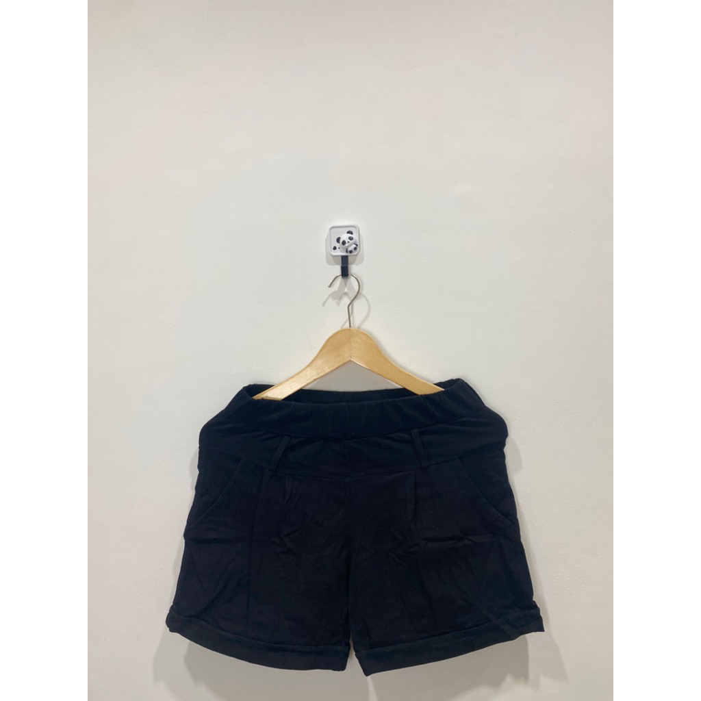 กางเกงขาสั้นสีดํา (B023)