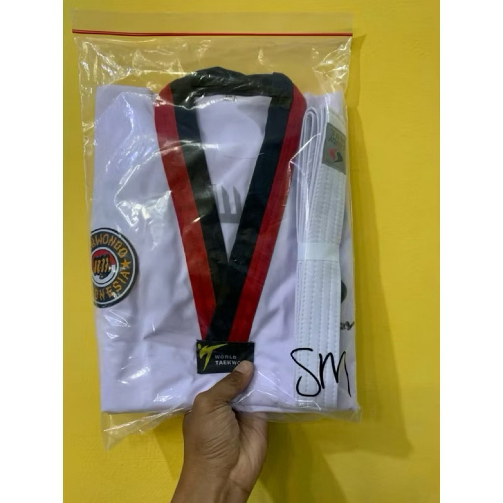 MERAH Debok Pooms Drill Taekwondo Senday Standard World Taekwondo Uniform Red Collar ศิลปะการต่อสู้