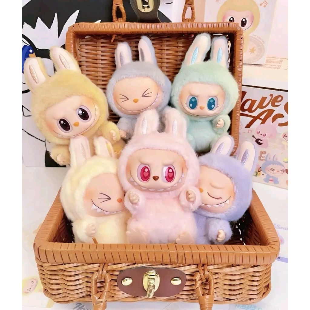 LABUBU V2 HAVE A SEAT ต้นฉบับ / แฟชั่น