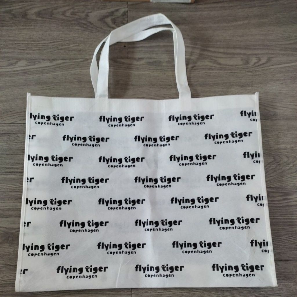 กระเป๋าช้อปปิ้งใบใหญ่ Flying Tiger