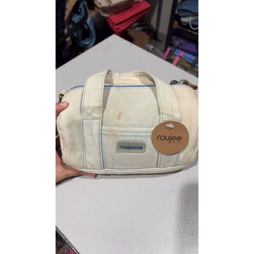 AKIRA DEFECT SLING BAG - ROUJEE JOGJA