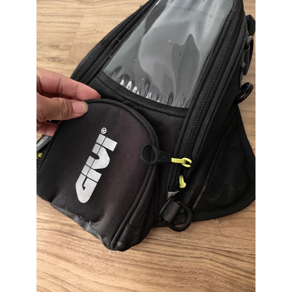 กระเป๋าทรงถัง givi 5L