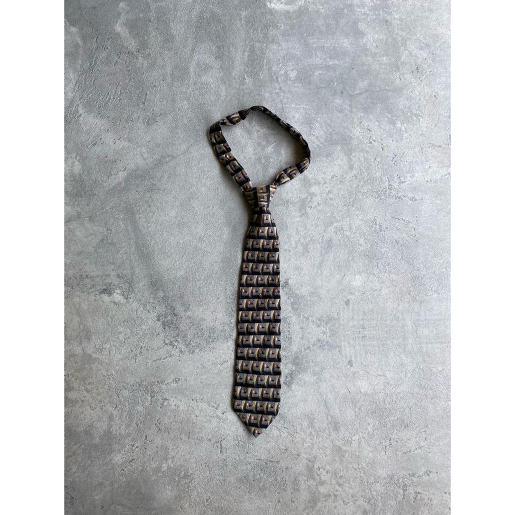 Ermenegildo Zegna ผูกคอ