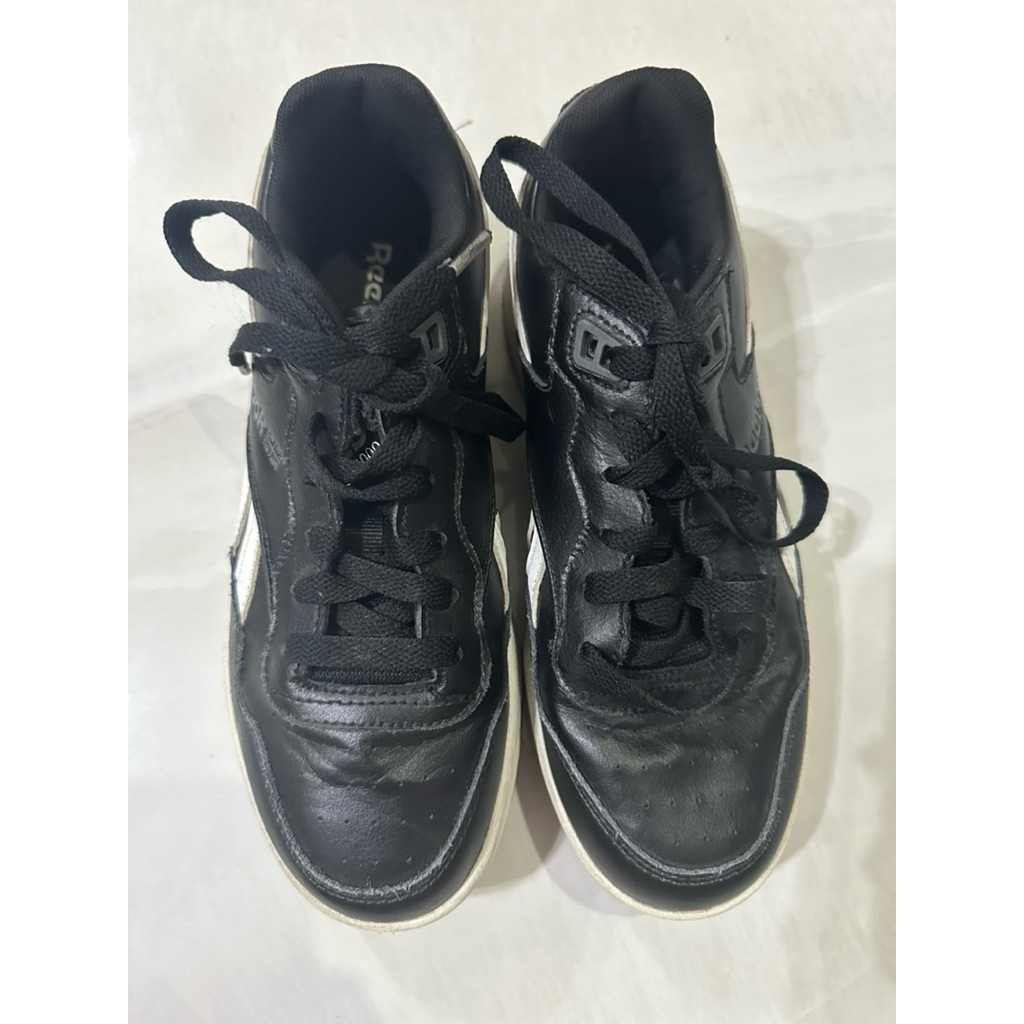 รองเท้า reebok ดั้งเดิม