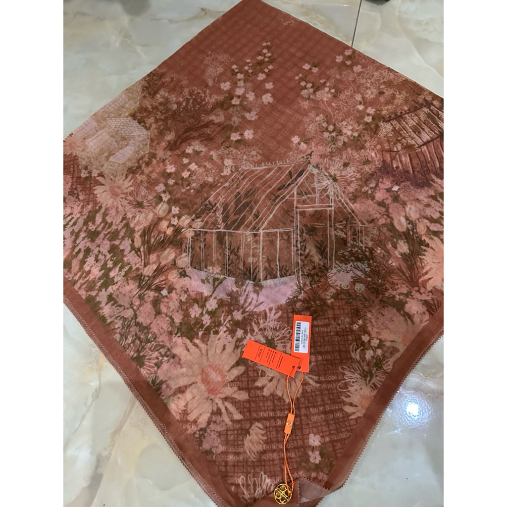 ผ้าพันคอ Datone puspita bella riviera