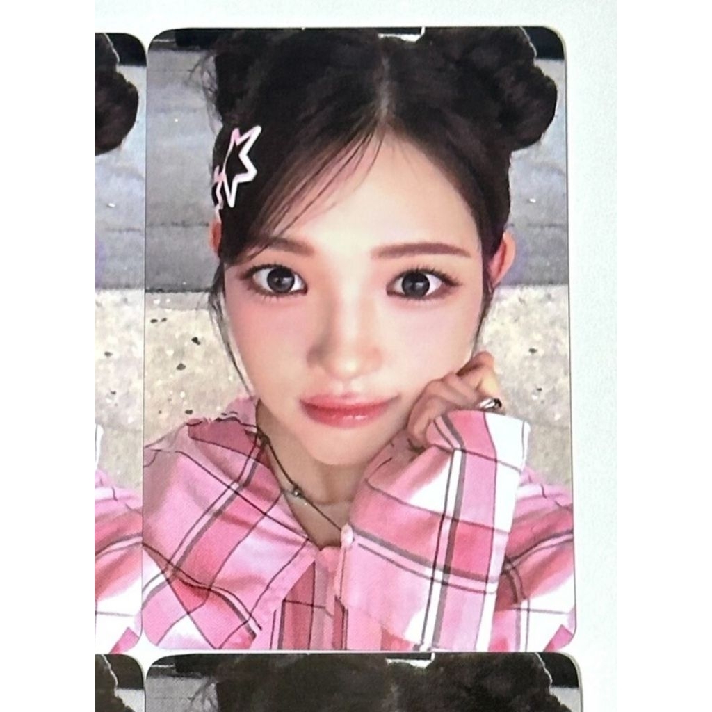 Yuha การ์ดรูปถ่ายอย่างเป็นทางการ Everline