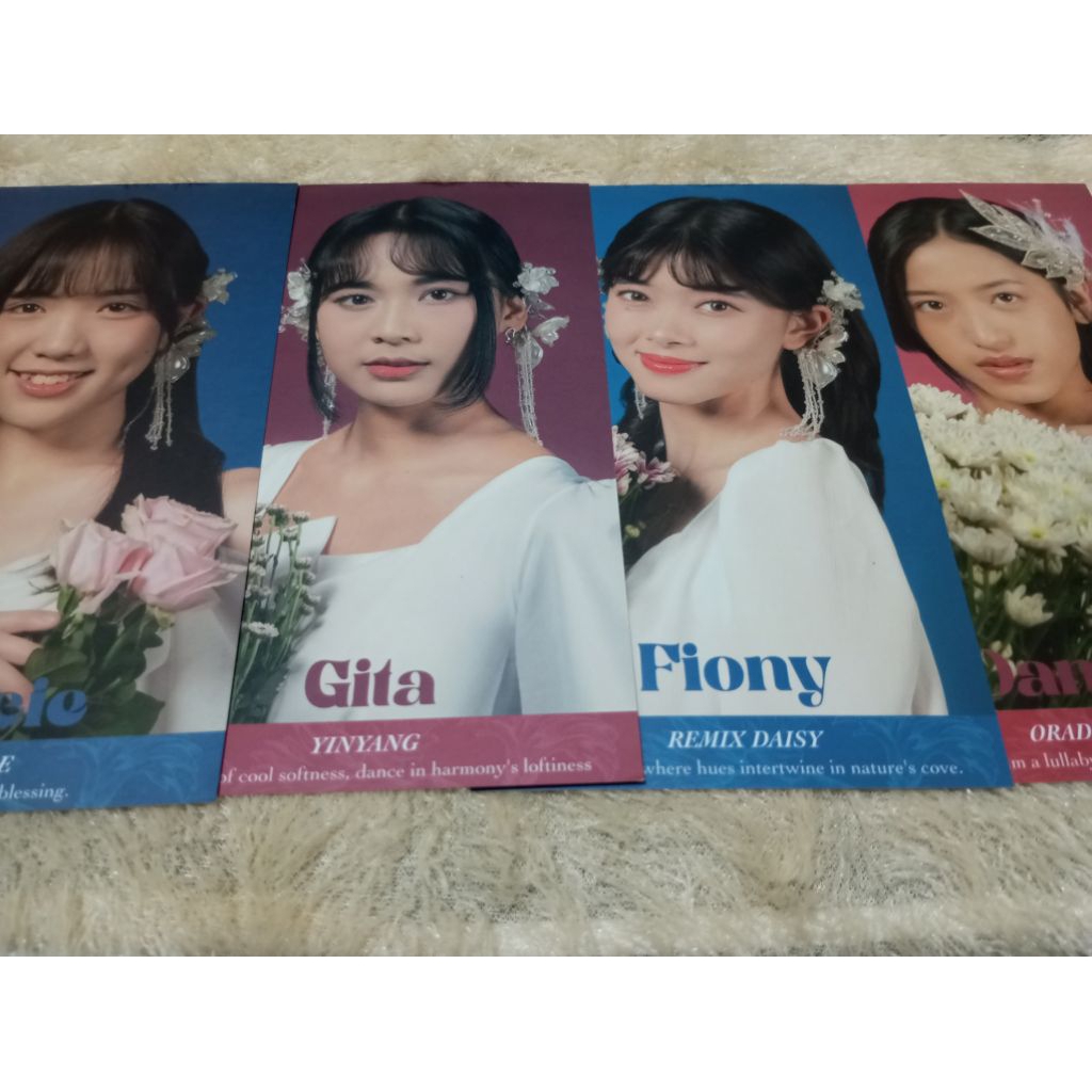 JKT48 FLOWERFUL 2024 CALENDAR CUT/ONE PAPER HAS TWO PHOTOS/MEMBER FIONY & FENI, GITA & MUTHE, DAISY 