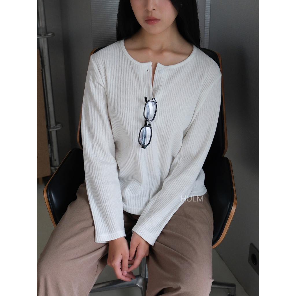 HULM - Hadley Long Sleeve Waffle Henley Top | เสื้อวาฟเฟิลผู้หญิง