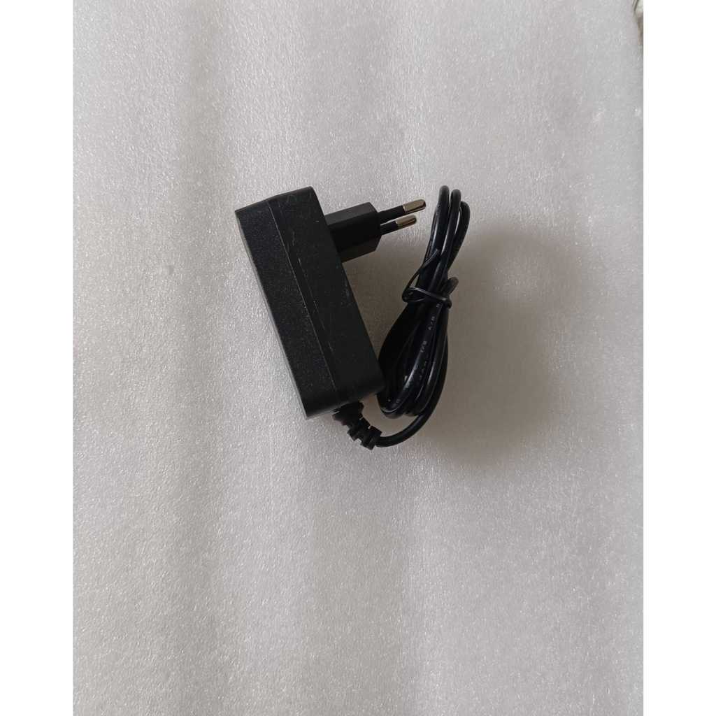 AC ADAPTER OUTPUT: 9VDC 2A INPUT: 110-240V ~ 50/60Hz แจ็ค DC 5.5mm X 2.1mm - 2.5mm