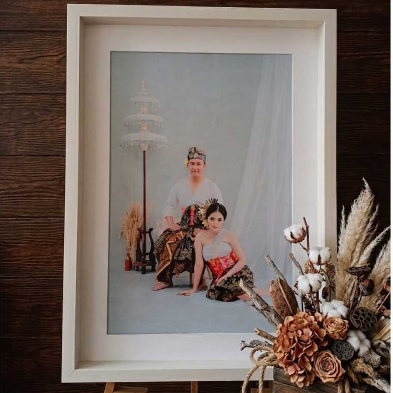PREWEEDD FRAME + PREMIUM THICK CANVAS PHOTO PRINTING SIZE 16RS (40x60)