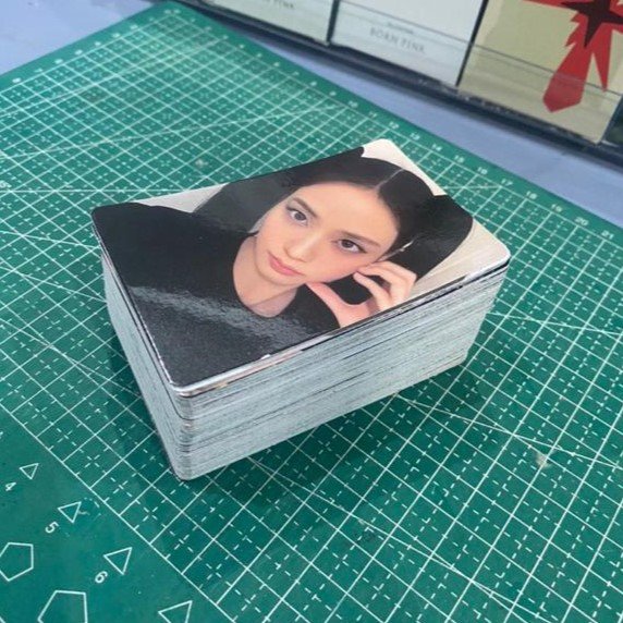 100 ชิ้น Photocard แรงบันดาลใจการ์ดเคลือบเงา Fanmade การ์ด Bleckp1nk สิ่งต่างๆ EDSITI Emhypen N3w Je