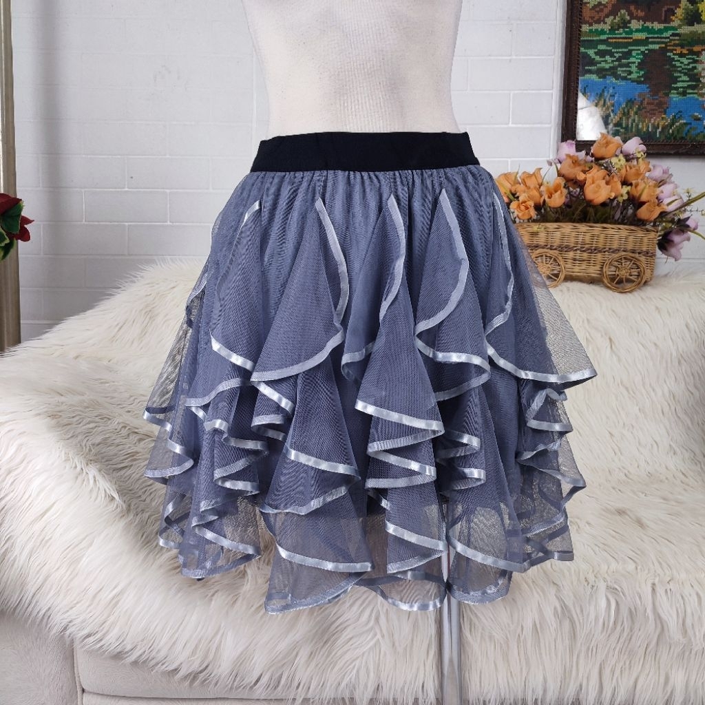 Axes femme กระโปรงบาน กระโปรงตูตู กระโปรงนัวเนีย ต่างหูพู่