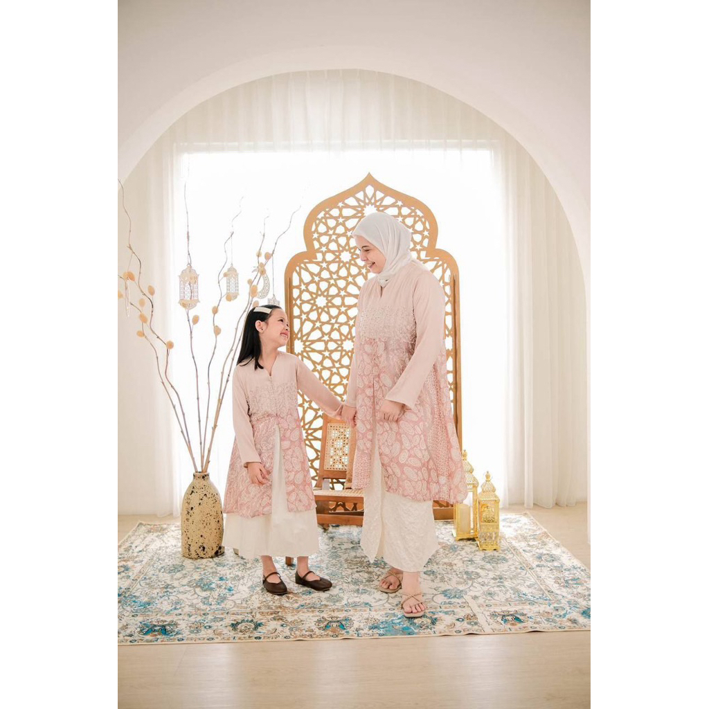 Bekids Savana เสื้อแม่และลูกสาวเปลือย