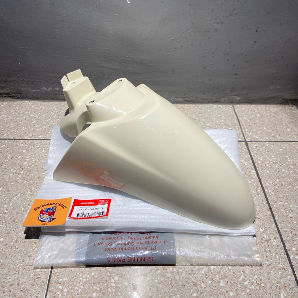 61100 K16 900ZL FRONT FENDER SCOOPY FI K16 CREAM ORIGINAL AHM