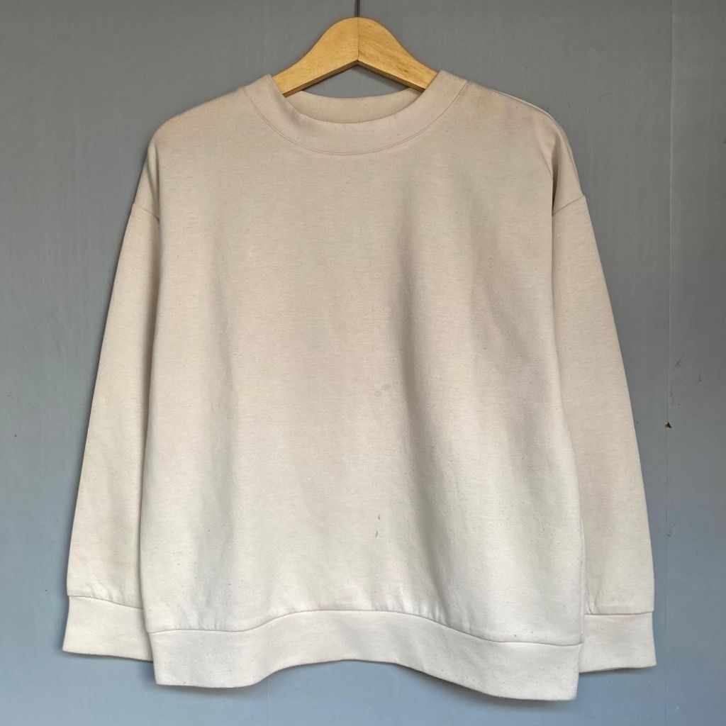 เสื้อสเวตเตอร์ คอกลม Cinema Club