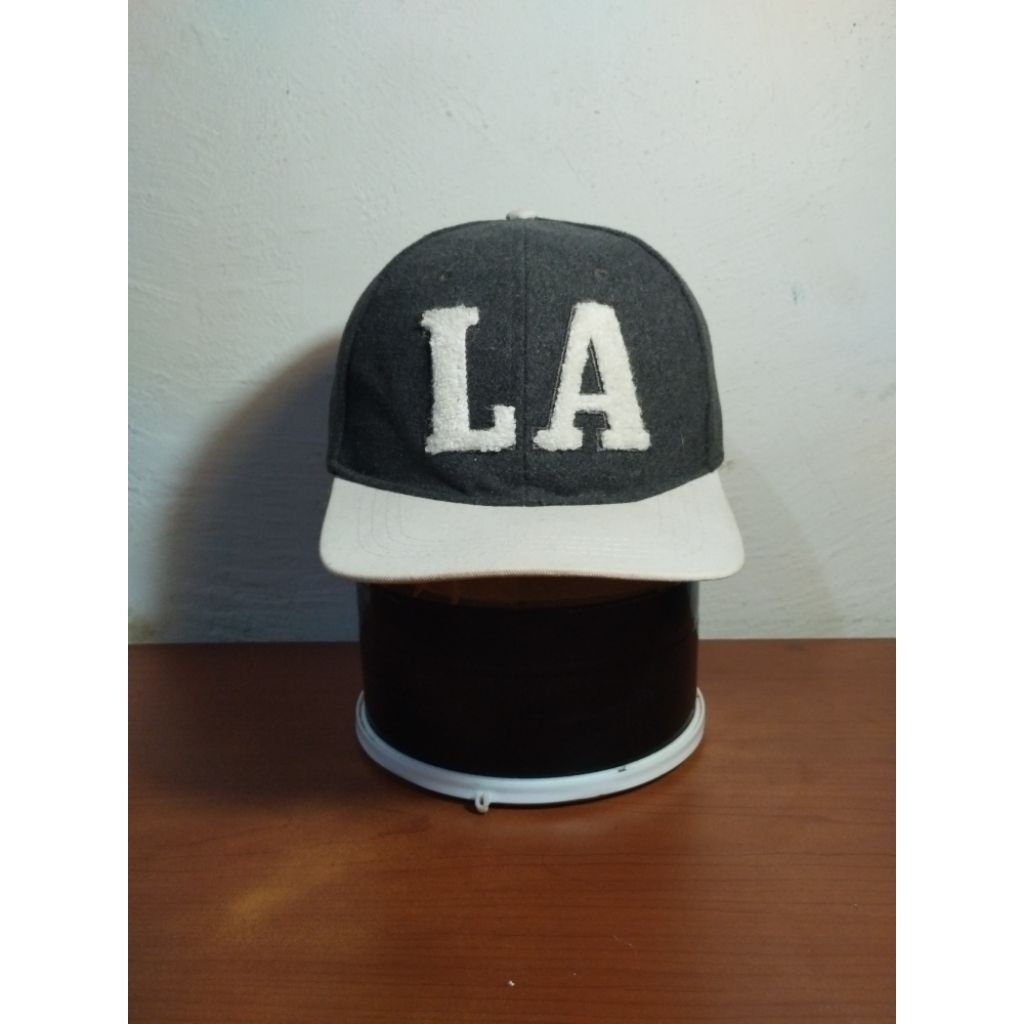 LA WOOL หมวก Snapback ทูโทน