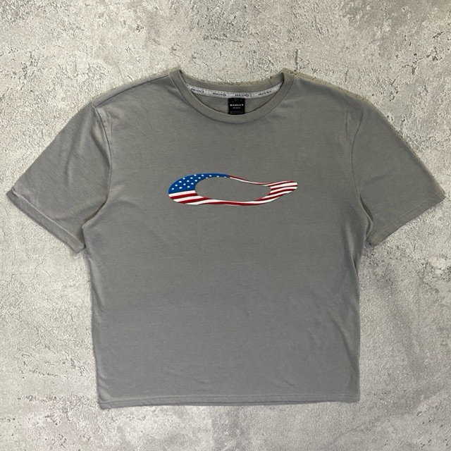 เสื้อยืดโลโก้ Oakley Center