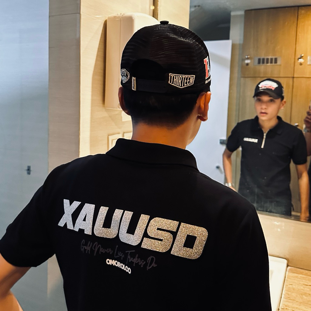 เสื้อโปโลซิป XAUUSD V2 Limited Edition